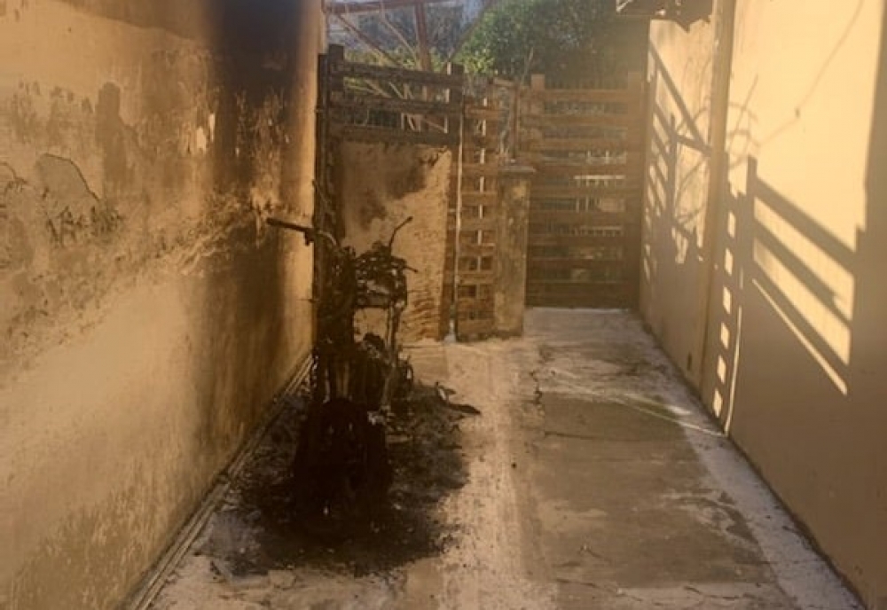 Έ&beta;&alpha;&lambda;&alpha;&nu; &phi;&omega;&tau;&iota;ά &sigma;&tau;&omicron; &mu;&eta;&chi;&alpha;&nu;ά&kappa;&iota; &tau;&eta;&sigmaf; &Delta;&eta;&mu;&omicron;&tau;&iota;&kappa;ή&sigmaf; &Alpha;&sigma;&tau;&upsilon;&nu;&omicron;&mu;ί&alpha;&sigmaf; &Sigma;&pi;ά&rho;&tau;&eta;&sigmaf;