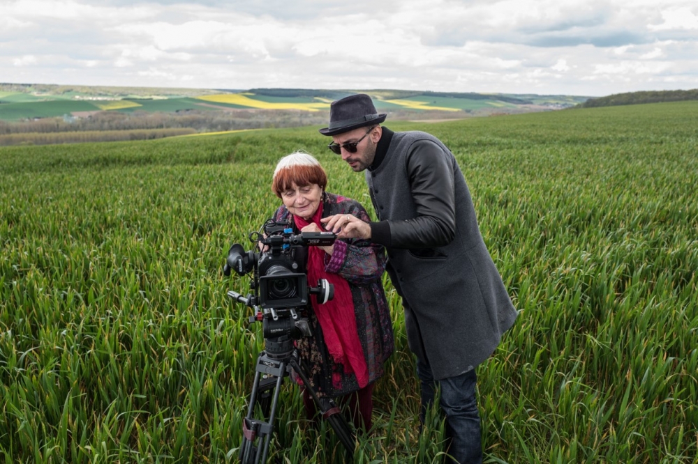 &laquo;&Pi;&rho;ό&sigma;&omega;&pi;&alpha; &kappa;&alpha;&iota; &iota;&sigma;&tau;&omicron;&rho;ί&epsilon;&sigmaf;&raquo; &sigma;&tau;&eta;&nu; &kappa;&iota;&nu;&eta;&mu;&alpha;&tau;&omicron;&gamma;&rho;&alpha;&phi;&iota;&kappa;ή &Lambda;έ&sigma;&chi;&eta; &Gamma;&upsilon;&theta;&epsilon;ί&omicron;&upsilon;