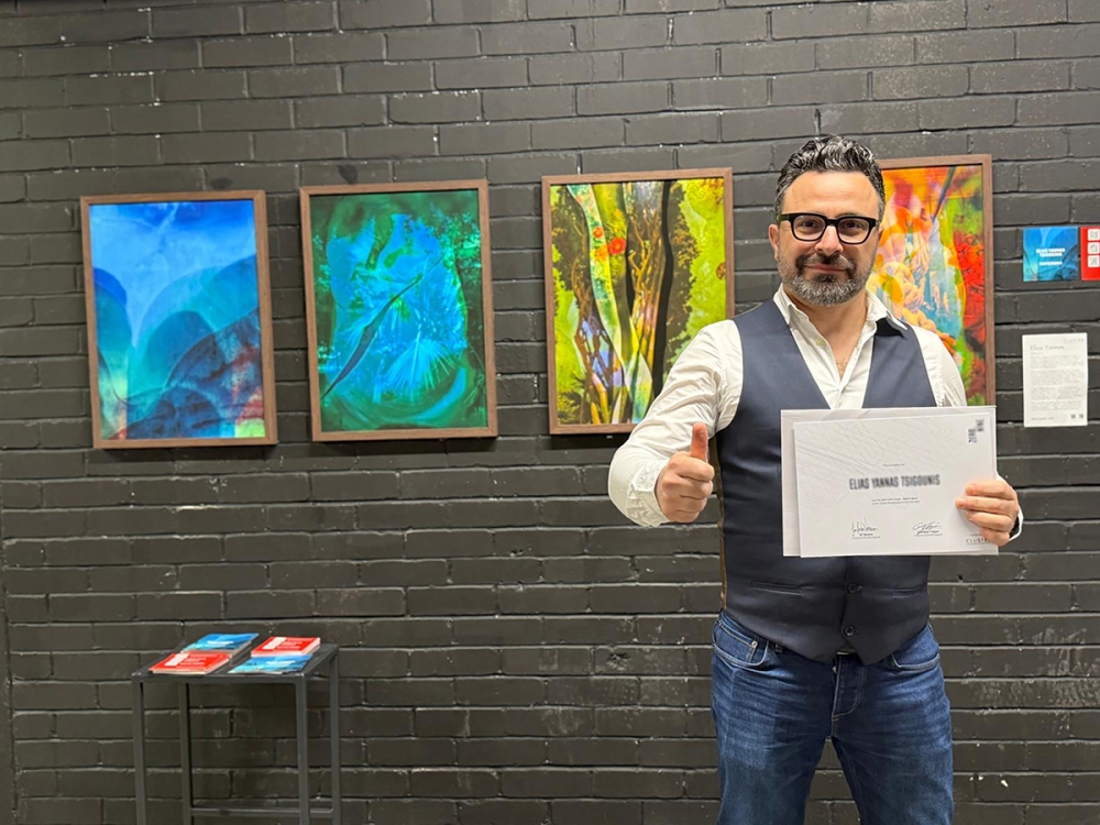 &Omicron; &Lambda;ά&kappa;&omega;&nu;&alpha;&sigmaf; &phi;&omega;&tau;&omicron;&gamma;&rho;ά&phi;&omicron;&sigmaf; &Eta;&lambda;ί&alpha;&sigmaf; &Tau;&sigma;&iota;&gamma;&kappa;&omicron;ύ&nu;&eta;&sigmaf; &delta;&iota;&alpha;&pi;&rho;έ&pi;&epsilon;&iota; &sigma;&tau;&omicron; &Lambda;&omicron;&nu;&delta;ί&nu;&omicron;