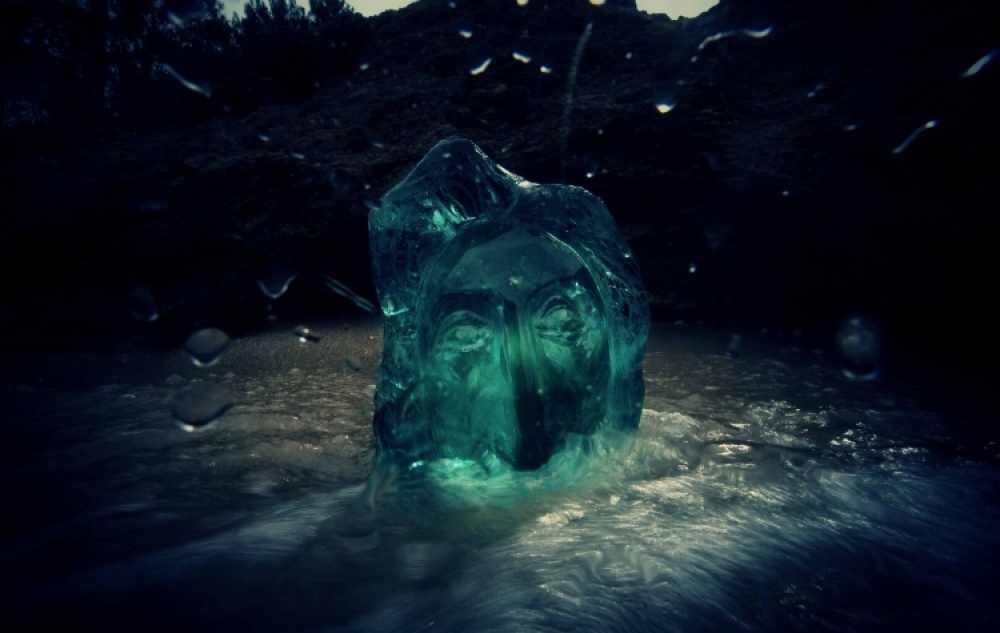 &laquo;&Lambda;&alpha;&lambda;&omicron;ύ&delta;&alpha;&raquo;: &Eta; &pi;έ&tau;&rho;&alpha; &tau;&eta;&sigmaf; &Mu;ά&nu;&eta;&sigmaf; &sigma; 'έ&nu;&alpha; &kappa;&iota;&nu;&eta;&mu;&alpha;&tau;&omicron;&gamma;&rho;&alpha;&phi;&iota;&kappa;ό &tau;&alpha;&xi;ί&delta;&iota; &sigma;&tau;&omicron;&nu; &chi;&rho;ό&nu;&omicron;