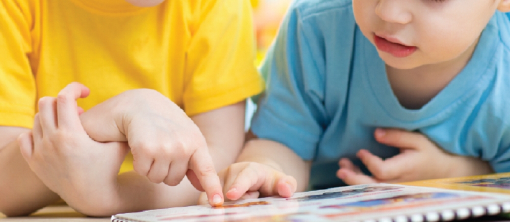 &Eta; &Pi;&epsilon;&lambda;&omicron;&pi;ό&nu;&nu;&eta;&sigma;&omicron;&sigmaf; &epsilon;&pi;&epsilon;&nu;&delta;ύ&epsilon;&iota; &sigma;&tau;&alpha; &pi;&alpha;&iota;&delta;&iota;ά &tau;&eta;&sigmaf;