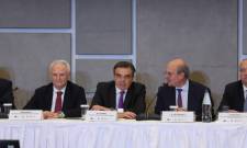 &Nu;έ&omicron; &laquo;&epsilon;&theta;&nu;&iota;&kappa;ό &sigma;&upsilon;&mu;&beta;ό&lambda;&alpha;&iota;&omicron;&raquo; &gamma;&iota;&alpha; &tau;&omicron;&nu; &pi;&rho;&omega;&tau;&omicron;&gamma;&epsilon;&nu;ή &tau;&omicron;&mu;έ&alpha; &mu;έ&sigma;&omega; &tau;&eta;&sigmaf; &nu;έ&alpha;&sigmaf; &Kappa;&Alpha;&Pi;