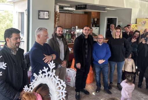 Χριστουγεννιάτικη επίσκεψη και στήριξη στο ΕΝΕΕΓΥΛ Πετρίνας από την Περιφερειακή Αρχή