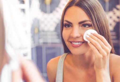 Πώς θα επαναφέρεις την επιδερμίδα σου από τις γιορτές