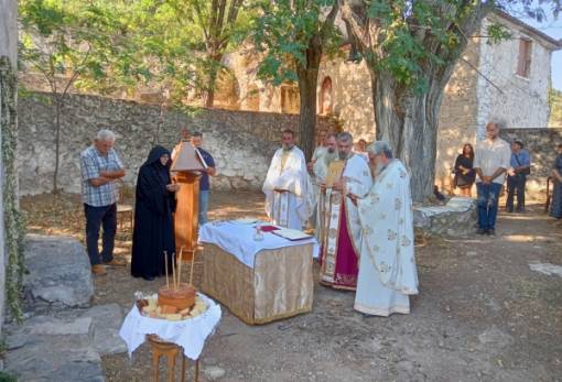 Στη Μονή Αγίας Τριάδος Καλαθίου Όρους Καλαμάτας