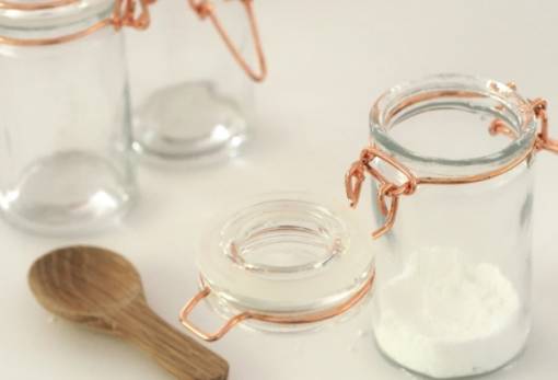 Ετικέτες σε συσκευασίες: Ο πανεύκολος τρόπος να τις ξεκολλήσεις εντελώς