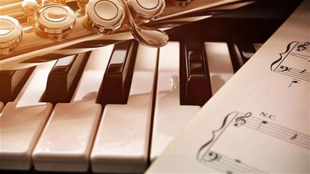 &Eta; &delta;&iota;&alpha;&chi;&rho;&omicron;&nu;&iota;&kappa;ή &alpha;&xi;ί&alpha; &tau;&eta;&sigmaf; &kappa;&lambda;&alpha;&sigma;&sigma;&iota;&kappa;ή&sigmaf; &mu;&omicron;&upsilon;&sigma;&iota;&kappa;ή&sigmaf;