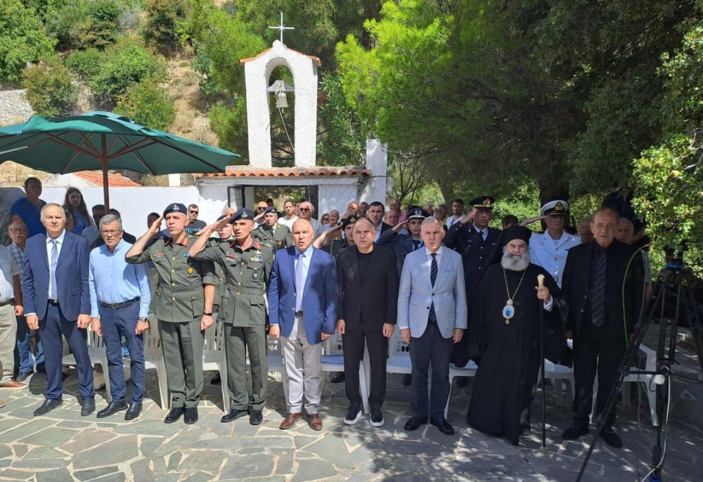 &Eta; &iota;&sigma;&tau;&omicron;&rho;ί&alpha; &zeta;&omega;&nu;&tau;ά&nu;&epsilon;&psi;&epsilon; &sigma;&tau;&omicron;&nu; &Pi;&omicron;&lambda;&upsilon;ά&rho;&alpha;&beta;&omicron; &pi;&omicron;&upsilon; &sigma;&mu;ί&lambda;&epsilon;&psi;&epsilon; &tau;&eta;&nu; &epsilon;&lambda;&epsilon;&upsilon;&theta;&epsilon;&rho;ί&alpha; &tau;&eta;&sigmaf; &Mu;ά&nu;&eta;&sigmaf;