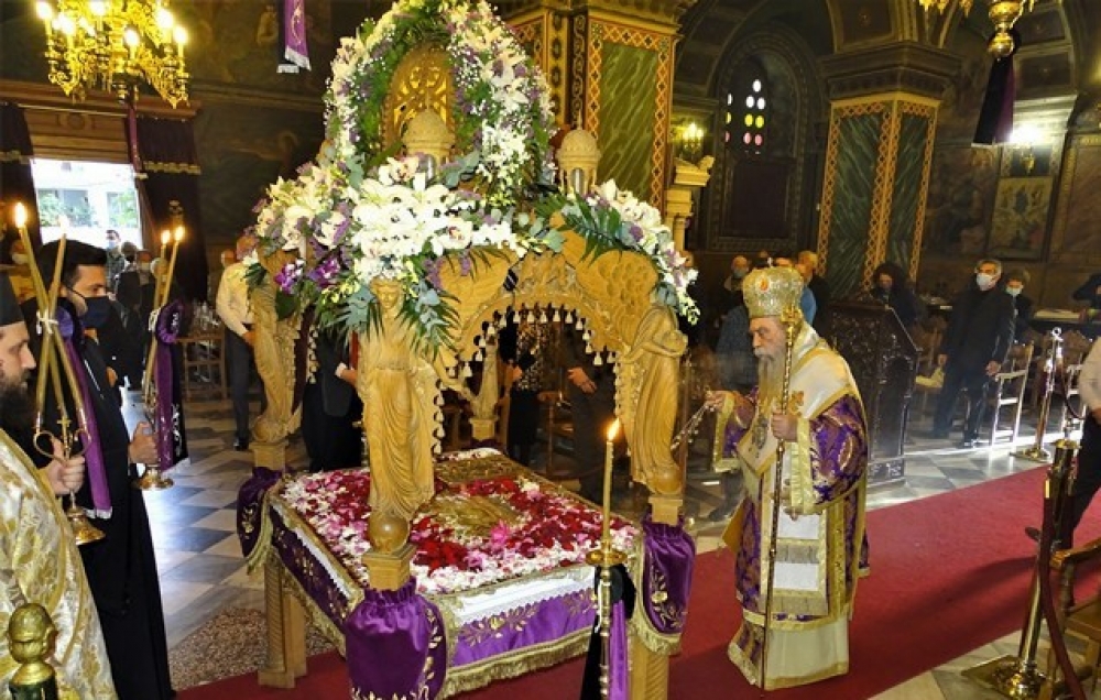 &Omicron; &laquo;&Epsilon;&pi;&iota;&tau;ά&phi;&iota;&omicron;&sigmaf; &Theta;&rho;ή&nu;&omicron;&sigmaf;&raquo; &sigma;&tau;&omicron;&nu; &Mu;&eta;&tau;&rho;&omicron;&pi;&omicron;&lambda;&iota;&tau;&iota;&kappa;ό &Nu;&alpha;ό &Epsilon;&upsilon;&alpha;&gamma;&gamma;&epsilon;&lambda;&iota;&sigma;&tau;&rho;ί&alpha;&sigmaf;