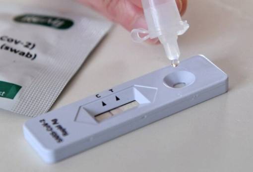 Τα self tests μπορούν να εντοπίσουν τα νέα στελέχη της Covid;
