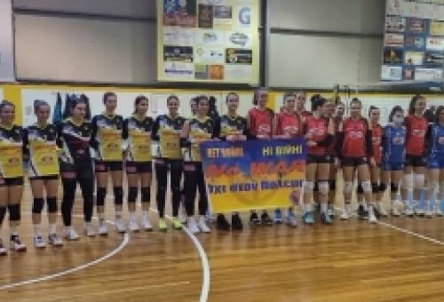 Ηχηρός «άσος» ενάντια στον πόλεμο (VIDEO)