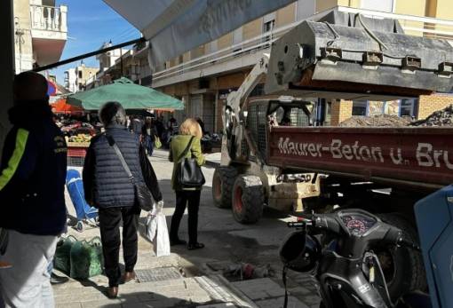 Μαζί με τα οπωρολαχανικά να σου και… μια μπουλντόζα