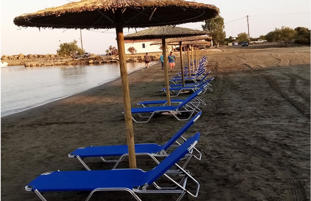 &Mu;&epsilon; ά&nu;&epsilon;&sigma;&eta; &sigma;&tau;&eta;&nu; &pi;&alpha;&rho;&alpha;&lambda;ί&alpha; &tau;&omicron;&upsilon; &Alpha;ϊ &Gamma;&iota;&alpha;&nu;&nu;ά&kappa;&eta; &Sigma;&tau;&epsilon;&phi;&alpha;&nu;&iota;ά&sigmaf;