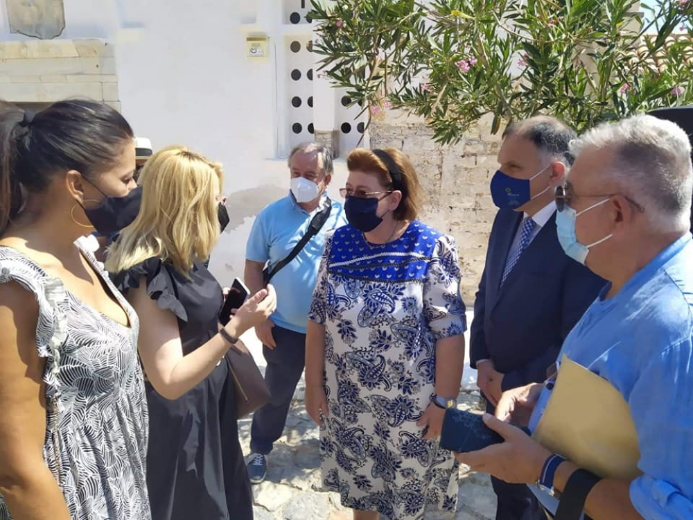 &Sigma;&tau;&eta;&nu; &Lambda;. &Mu;&epsilon;&nu;&delta;ώ&nu;&eta; &gamma;&iota;&alpha; &tau;&omicron; &theta;έ&mu;&alpha; &tau;&eta;&sigmaf; &omicron;&delta;&omicron;ύ &Kappa;ύ&pi;&rho;&omicron;&upsilon; &eta; &eta;&gamma;&epsilon;&sigma;ί&alpha; &tau;&eta;&sigmaf; &Delta;&Epsilon;&Upsilon;&Alpha;&Sigma;