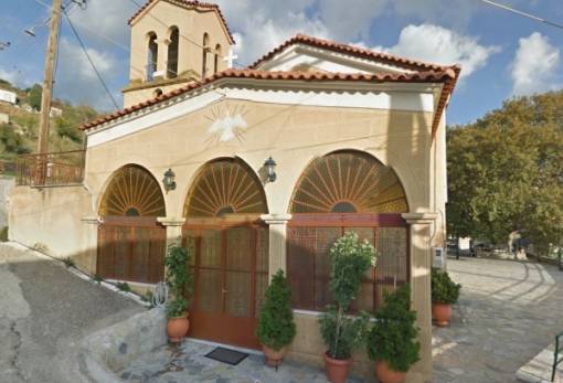 Η ενορία Θεολόγου  γιορτάζει τον πολιούχο της