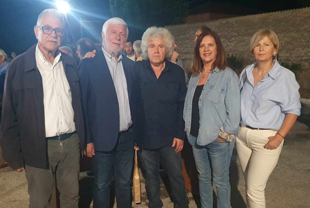 &Sigma;&tau;&omicron; &laquo;&Sigma;&upsilon;&mu;&pi;ό&sigma;&iota;&omicron; &Alpha;&gamma;&omicron;&upsilon;&rho;έ&lambda;&alpha;&iota;&omicron;&upsilon; &amp; &Lambda;&alpha;&delta;&omicron;&kappa;&omicron;&mu;&mu;ά&tau;&alpha;&sigmaf;&raquo; &tau;&eta;&sigmaf; &Pi;&alpha;&lambda;&alpha;&iota;&omicron;&pi;&alpha;&nu;&alpha;&gamma;&iota;ά&sigmaf; &omicron; &Pi;. &Tau;&alpha;&tau;&omicron;ύ&lambda;&eta;&sigmaf;