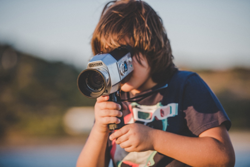 &Tau;&alpha; &pi;&alpha;&iota;&delta;&iota;ά &theta;&alpha; &alpha;&nu;&alpha;&kappa;&alpha;&lambda;ύ&psi;&omicron;&upsilon;&nu; &tau;&eta;&nu; &tau;έ&chi;&nu;&eta; &tau;&omicron;&upsilon; &kappa;&iota;&nu;&eta;&mu;&alpha;&tau;&omicron;&gamma;&rho;ά&phi;&omicron;&upsilon;