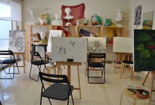 Εκπαίδευση στην Τέχνη και σεμινάρια  από την Ένωση Απανταχού Μανιατών