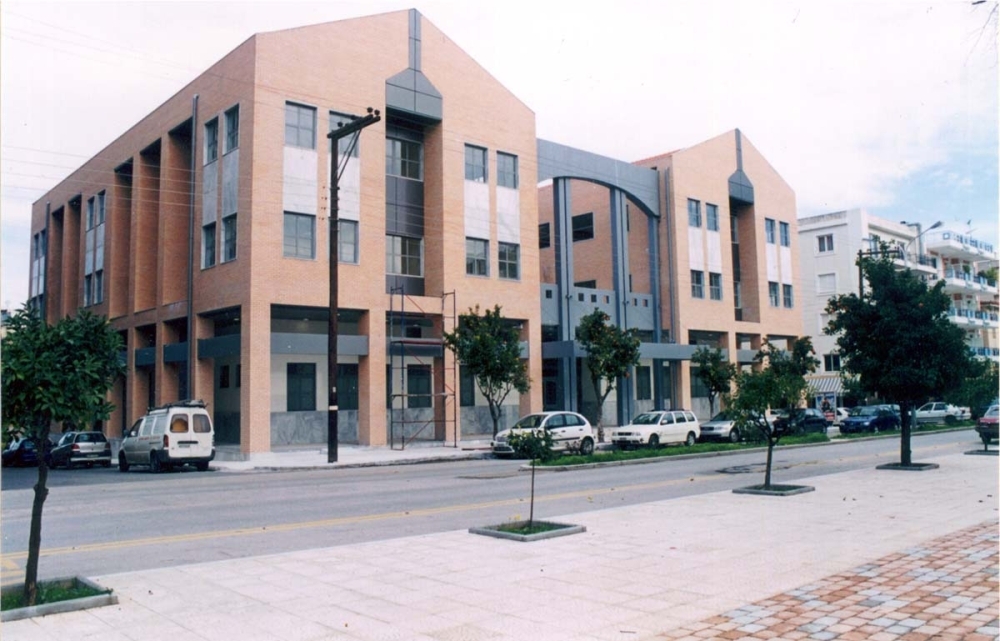 &Epsilon;&lambda;&epsilon;ύ&theta;&epsilon;&rho;&omicron;&sigmaf; &mu;έ&chi;&rho;&iota; &tau;&eta; &delta;ί&kappa;&eta; &omicron; ά&nu;&delta;&rho;&alpha;&sigmaf; &pi;&omicron;&upsilon; &pi;ή&gamma;&epsilon; &nu;&alpha; &kappa;ά&psi;&epsilon;&iota; &tau;&eta; &sigma;ύ&nu;&tau;&rho;&omicron;&phi;ό &tau;&omicron;&upsilon; &sigma;&tau;&eta; &Sigma;&pi;ά&rho;&tau;&eta;