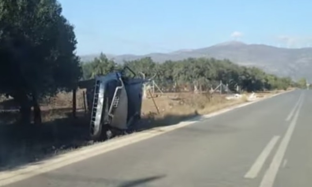 &Tau;&rho;&alpha;&gamma;&omega;&delta;ί&alpha; &sigma;&tau;&eta;&nu; &pi;&epsilon;&rho;&iota;&omicron;&chi;ή &Mu;&omicron;&lambda;ά&omega;&nu;: &Nu;&epsilon;&kappa;&rho;ό&sigmaf; 16&chi;&rho;&omicron;&nu;&omicron;&sigmaf; &sigma;&epsilon; &tau;&rho;&omicron;&chi;&alpha;ί&omicron; &delta;&upsilon;&sigma;&tau;ύ&chi;&eta;&mu;&alpha;