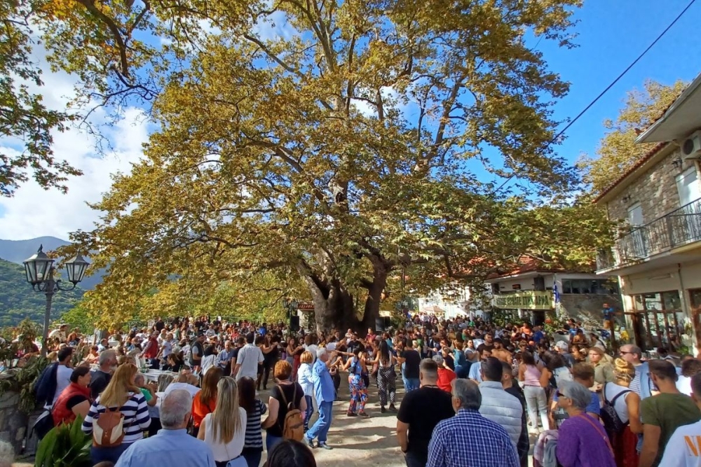 &Gamma;&epsilon;ύ&sigma;&epsilon;&iota;&sigmaf;, &pi;&alpha;&rho;ά&delta;&omicron;&sigma;&eta; &kappa;&alpha;&iota; &pi;&omicron;&lambda;&iota;&tau;&iota;&sigma;&mu;ό&sigmaf; &sigma;&tau;&eta;&nu; 20&eta; &Gamma;&iota;&omicron;&rho;&tau;ή &Kappa;ά&sigma;&tau;&alpha;&nu;&omicron;&upsilon; &tau;&eta;&sigmaf; Ά&rho;&nu;&alpha;&sigmaf;