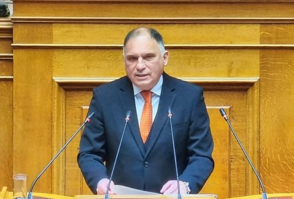 &Sigma;&tau;&eta; &Beta;&omicron;&upsilon;&lambda;ή &omicron; &Kappa;&rho;&eta;&tau;&iota;&kappa;ό&sigmaf; &gamma;&iota;&alpha; &tau;&omicron; &pi;&lambda;&alpha;ί&sigma;&iota;&omicron; &pi;&rho;&omicron;&sigma;&tau;&alpha;&sigma;ί&alpha;&sigmaf; &alpha;&nu;&eta;&lambda;ί&kappa;&omega;&nu; &alpha;&pi;ό &alpha;&lambda;&kappa;&omicron;ό&lambda;, &kappa;&alpha;&pi;&nu;ό-&kappa;&alpha;&pi;&nu;&iota;&kappa;ά &pi;&rho;&omicron;ϊό&nu;&tau;&alpha;