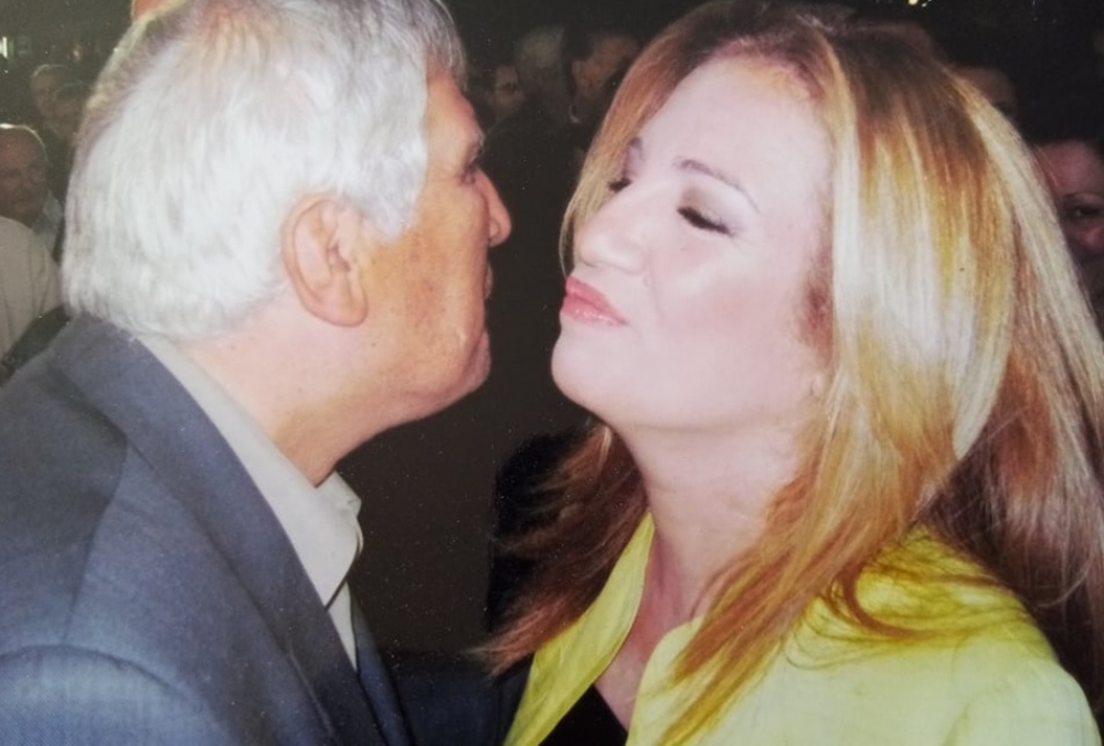 &Pi;&alpha;&nu;&alpha;&gamma;&iota;&omega;&tau;&alpha;&kappa;ά&kappa;&omicron;&sigmaf;: &laquo;&Alpha;&pi;&omicron;&chi;&alpha;&iota;&rho;&epsilon;&tau;ώ &tau;&eta;&nu; &Phi;ώ&phi;&eta; &Gamma;&epsilon;&nu;&nu;&eta;&mu;&alpha;&tau;ά&raquo;