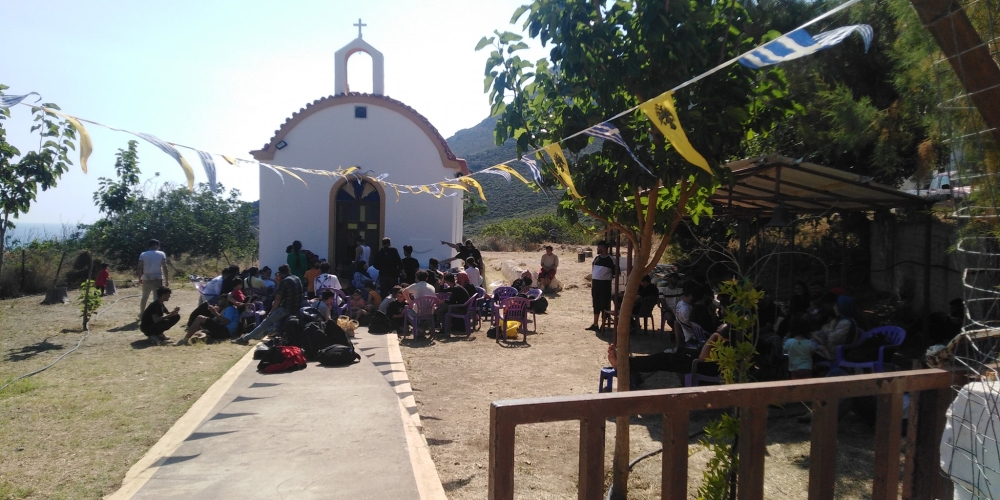 &Sigma;&tau;&eta; &Nu;&epsilon;ά&pi;&omicron;&lambda;&eta; &omicron;&iota; &mu;&epsilon;&tau;&alpha;&nu;ά&sigma;&tau;&epsilon;&sigmaf; &pi;&omicron;&upsilon; &beta;&gamma;ή&kappa;&alpha;&nu; &sigma;&tau;&omicron;&nu; &Kappa;ά&beta;&omicron; &Mu;&alpha;&lambda;&iota;ά (&Phi;&Omega;&Tau;&Omicron;)