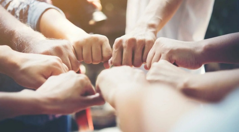 &Kappa;έ&nu;&tau;&rho;&omicron; &kappa;&alpha;&tau;ά &tau;&omega;&nu; &epsilon;&xi;&alpha;&rho;&tau;ή&sigma;&epsilon;&omega;&nu; &delta;&eta;&mu;&iota;&omicron;&upsilon;&rho;&gamma;&epsilon;ί&tau;&alpha;&iota; &sigma;&tau;&eta; &Sigma;&pi;ά&rho;&tau;&eta;