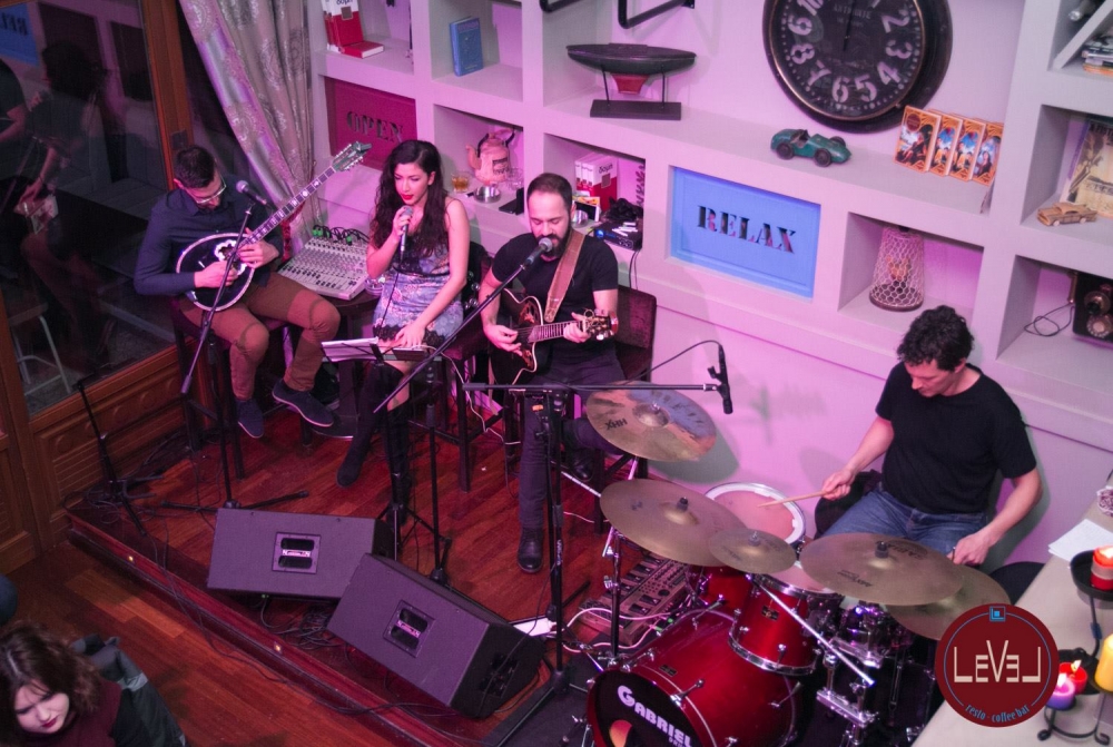 &Alpha;&pi;&omicron;&kappa;&rho;&iota;ά&tau;&iota;&kappa;&omicron; live &mu;&epsilon; &tau;&omicron;&nu; &Tau;. &Sigma;&kappa;&iota;&alpha;&delta;ά &kappa;&alpha;&iota; &tau;&eta;&nu; &omicron;&rho;&chi;ή&sigma;&tau;&rho;&alpha; &tau;&omicron;&upsilon; &sigma;&tau;&omicron; &laquo;Level&raquo;!