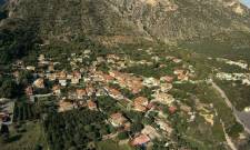 &Kappa;ά&tau;&omicron;&iota;&kappa;&omicron;&iota; &Kappa;&alpha;&lambda;&upsilon;&beta;ί&omega;&nu; &Sigma;&omicron;&chi;ά&sigmaf;: &laquo;&Eta; &alpha;&nu;&omicron;&chi;ή &mu;&alpha;&sigmaf; &epsilon;&xi;&alpha;&nu;&tau;&lambda;ή&theta;&eta;&kappa;&epsilon;&raquo;