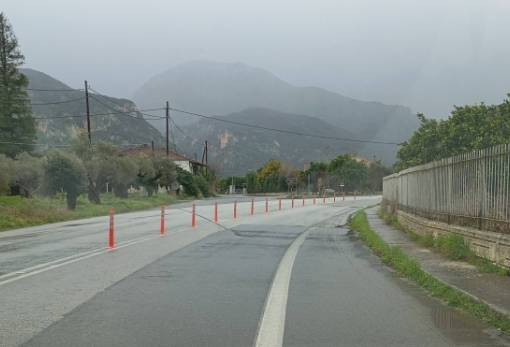 Κολωνάκια και… συρματοπλέγματα: Επιδοκιμασία αλλά και αντιρρήσεις για την (αναγκαία) παρέμβαση προς Παρόρι