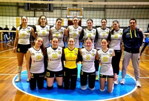 Βόλεϊ Σπαρτιατικού: «Τρίποντο» για τις γυναίκες, πάλεψαν αλλά έχασαν οι άνδρες