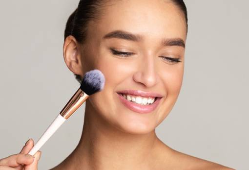 Τι πρέπει να προσέξεις στο μακιγιάζ σου αν έχεις ξηρή επιδερμίδα;