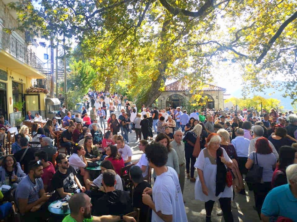 &Eta; &laquo;&Gamma;&iota;&omicron;&rho;&tau;ή &Kappa;ά&sigma;&tau;&alpha;&nu;&omicron;&upsilon;&raquo; έ&phi;&epsilon;&rho;&epsilon; &tau;&eta;&nu; Ά&rho;&nu;&alpha; &sigma;&tau;&omicron; &epsilon;&pi;ί&kappa;&epsilon;&nu;&tau;&rho;&omicron; (&Phi;&Omega;&Tau;&Omicron;)