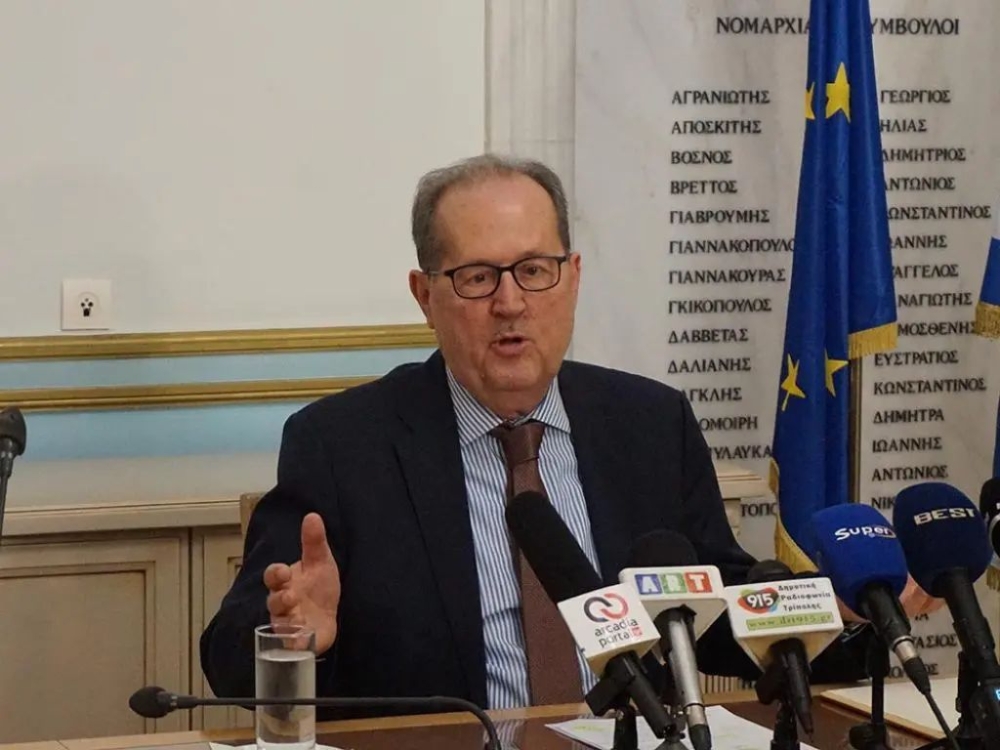 &Pi;. &Nu;ί&kappa;&alpha;&sigmaf;: &laquo;&Alpha;&upsilon;&tau;ά &sigma;&epsilon; ά&lambda;&lambda;&omicron;&upsilon;&sigmaf;, ό&chi;&iota; &sigma;&epsilon; &mu;έ&nu;&alpha;&raquo;