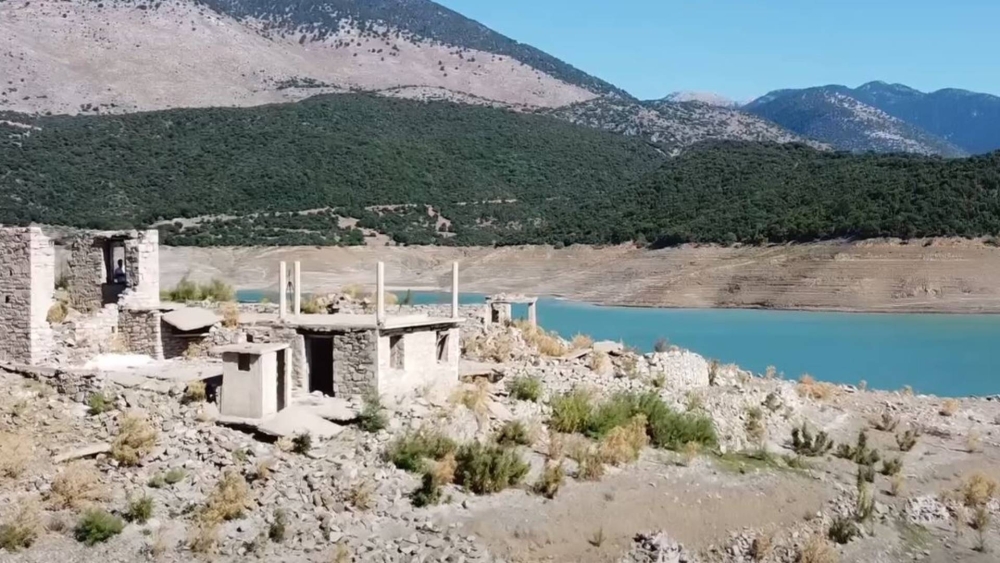 &Lambda;&epsilon;&iota;&psi;&upsilon;&delta;&rho;ί&alpha;: &laquo;&Chi;ά&theta;&eta;&kappa;&epsilon;&raquo; &eta; &mu;&iota;&sigma;ή &Lambda;ί&mu;&nu;&eta; &Mu;ό&rho;&nu;&omicron;&upsilon; &sigma;&epsilon; &lambda;&iota;&gamma;ό&tau;&epsilon;&rho;&omicron; &alpha;&pi;ό 4 &chi;&rho;ό&nu;&iota;&alpha;