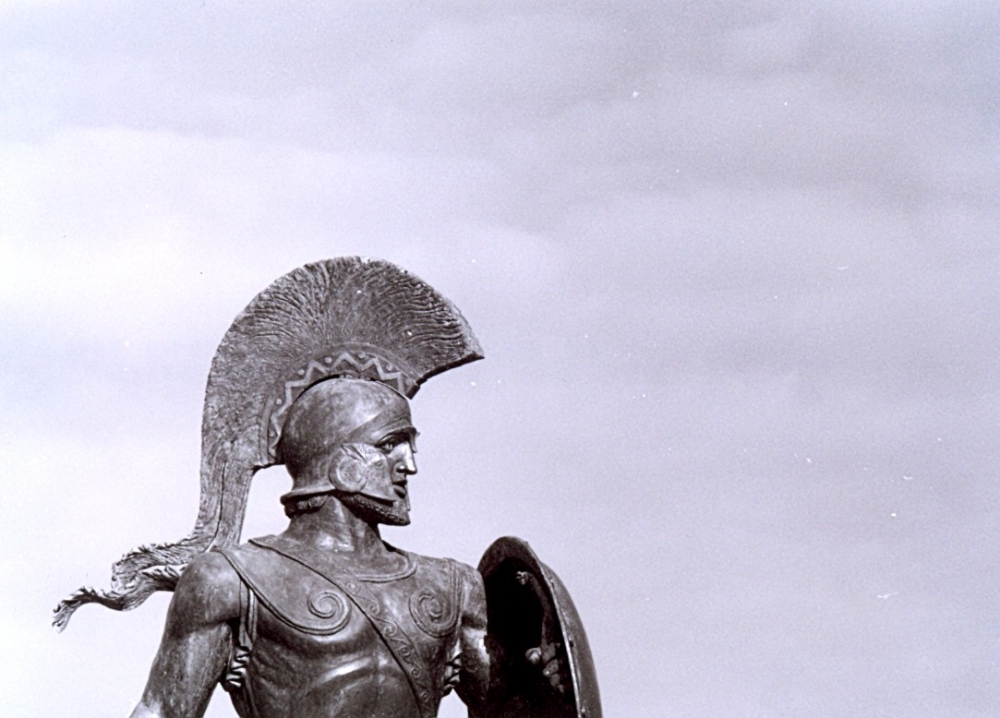 &Gamma;&iota;&alpha;&tau;ί &eta; &Sigma;&pi;ά&rho;&tau;&eta; &delta;&epsilon; &gamma;&iota;&omicron;&rho;&tau;ά&zeta;&epsilon;&iota; &tau;&eta;&nu; &epsilon;&pi;έ&tau;&epsilon;&iota;&omicron; &tau;&eta;&sigmaf; &Mu;ά&chi;&eta;&sigmaf; &tau;&omega;&nu; &Theta;&epsilon;&rho;&mu;&omicron;&pi;&upsilon;&lambda;ώ&nu;;