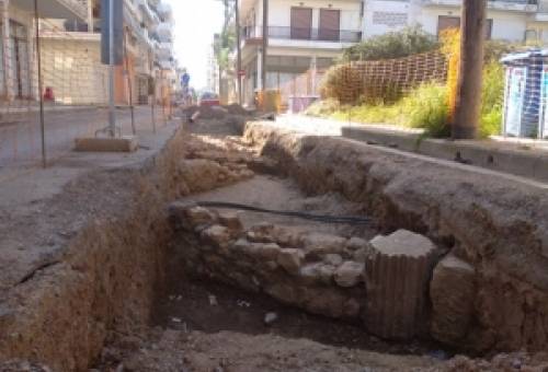 Επικίνδυνο εργοτάξιο παραμένει η οδός Κύπρου (ΦΩΤΟ)