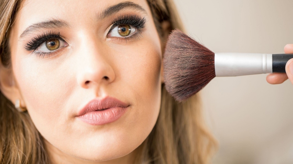 &Kappa;&rho;&epsilon;&mu;ώ&delta;&epsilon;&sigmaf; &rho;&omicron;&upsilon;&zeta;: 3 &lambda;ό&gamma;&omicron;&iota; &gamma;&iota;&alpha; &nu;&alpha; &pi;&epsilon;&iota;&sigmaf; &tau;&omicron; &laquo;&nu;&alpha;&iota;&raquo; &sigma;&tau;&omicron; &mu;&alpha;&kappa;&iota;&gamma;&iota;ά&zeta; &sigma;&omicron;&upsilon;