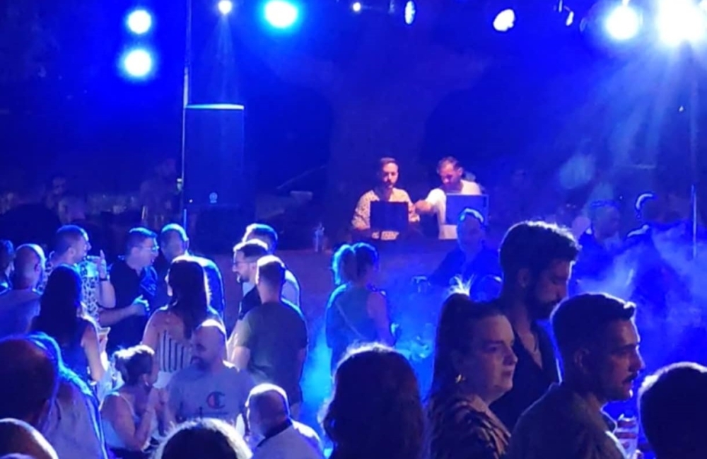 &Kappa;&alpha;&tau;&alpha;&gamma;&iota;ά&nu;&nu;&eta;&sigmaf;: &Tau;&omicron; &pi;&iota;&omicron; &xi;έ&phi;&rho;&epsilon;&nu;&omicron; &kappa;&alpha;&lambda;&omicron;&kappa;&alpha;&iota;&rho;&iota;&nu;ό &pi;ά&rho;&tau;&iota; &sigma;&tau;έ&phi;&theta;&eta;&kappa;&epsilon; &mu;&epsilon; &alpha;&pi;ό&lambda;&upsilon;&tau;&eta; &epsilon;&pi;&iota;&tau;&upsilon;&chi;ί&alpha;