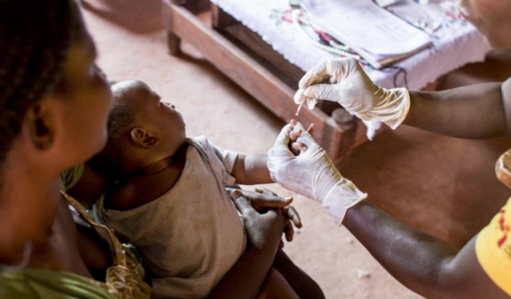 &Pi;&Omicron;&Upsilon;: &Eta; &kappa;&alpha;&tau;&alpha;&pi;&omicron;&lambda;έ&mu;&eta;&sigma;&eta; &tau;&omicron;&upsilon; &iota;&omicron;ύ HIV &epsilon;&pi;&iota;&beta;&rho;&alpha;&delta;ύ&nu;&theta;&eta;&kappa;&epsilon; &lambda;ό&gamma;&omega; &tau;&eta;&sigmaf; Covid-19