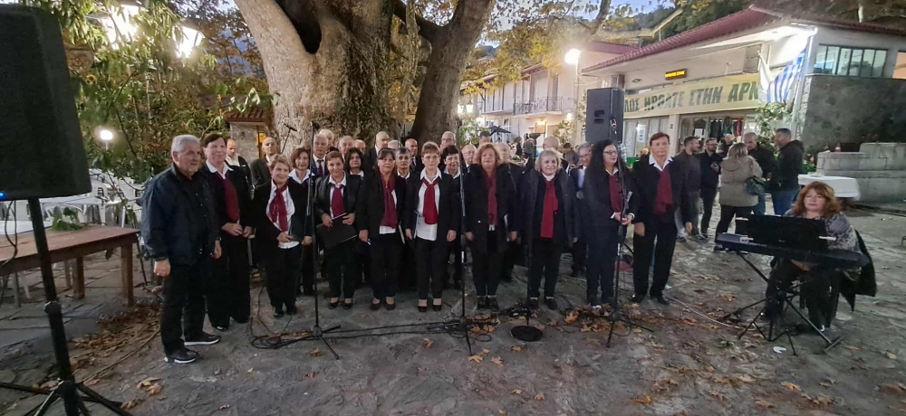 &Eta; Ά&rho;&nu;&alpha; &gamma;&iota;&omicron;&rho;&tau;ά&zeta;&epsilon;&iota; &tau;&omicron; &kappa;ά&sigma;&tau;&alpha;&nu;&omicron;: &Lambda;&alpha;&mu;&pi;&rho;ά &epsilon;&gamma;&kappa;&alpha;ί&nu;&iota;&alpha; &kappa;&alpha;&iota; &pi;&lambda;&omicron;ύ&sigma;&iota;&epsilon;&sigmaf; &epsilon;&kappa;&delta;&eta;&lambda;ώ&sigma;&epsilon;&iota;&sigmaf;
