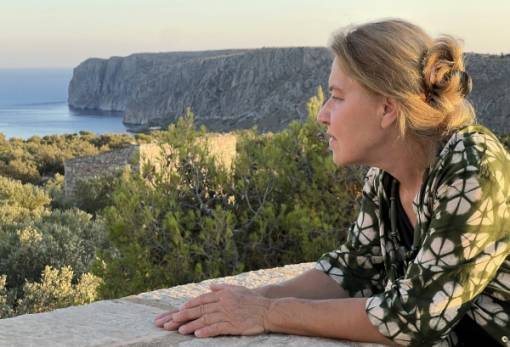 Γνωρίζοντας την Πούντα του Κάβο Γκρόσο μέσα από τα έργα της Όλγας Φεοχάρη