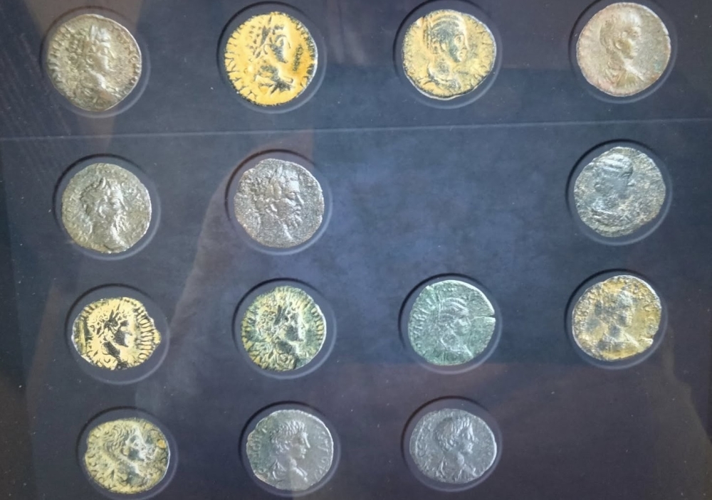 &Sigma;&pi;ά&nu;&iota;&alpha; &alpha;&rho;&chi;&alpha;ί&alpha; &nu;&omicron;&mu;ί&sigma;&mu;&alpha;&tau;&alpha; &sigma;&tau;&omicron; &Alpha;&rho;&chi;&alpha;&iota;&omicron;&lambda;&omicron;&gamma;&iota;&kappa;ό &Mu;&omicron;&upsilon;&sigma;&epsilon;ί&omicron; &Nu;&epsilon;ά&pi;&omicron;&lambda;&eta;&sigmaf;