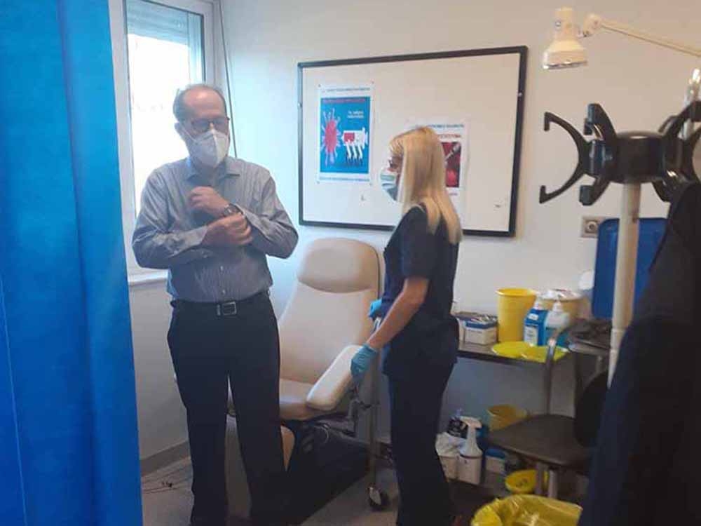 &Epsilon;&mu;&beta;&omicron;&lambda;&iota;ά&sigma;&tau;&eta;&kappa;&epsilon; έ&nu;&alpha;&nu;&tau;&iota; &tau;&omicron;&upsilon; &kappa;&omicron;&rho;&omega;&nu;&omicron;ϊ&omicron;ύ &omicron; &pi;&epsilon;&rho;&iota;&phi;&epsilon;&rho;&epsilon;&iota;ά&rho;&chi;&eta;&sigmaf; &Pi;&epsilon;&lambda;&omicron;&pi;&omicron;&nu;&nu;ή&sigma;&omicron;&upsilon;