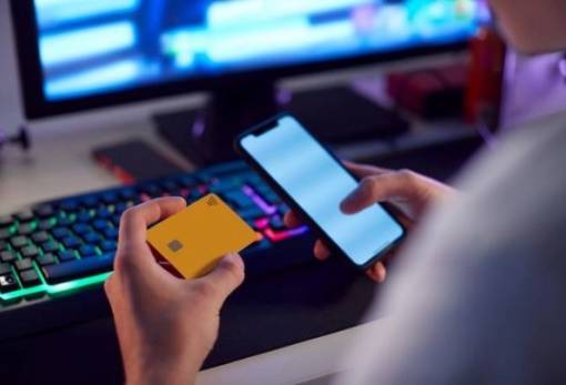 Οκτώ στους δέκα Έλληνες αγοράζουν από online πλατφόρμες χωρών εκτός ΕΕ