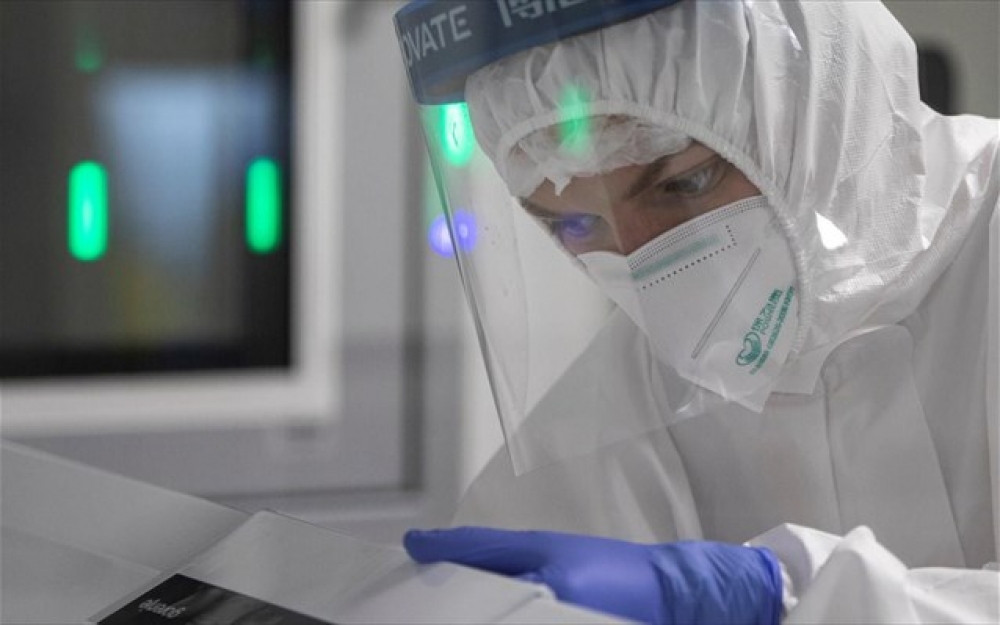 &Alpha;&nu;&eta;&sigma;&upsilon;&chi;ί&alpha; &gamma;&iota;&alpha; &tau;&alpha; &delta;&upsilon;&omicron; &kappa;&rho;&omicron;ύ&sigma;&mu;&alpha;&tau;&alpha; &kappa;&omicron;&rho;&omega;&nu;&omicron;ϊ&omicron;ύ &sigma;&tau;&eta; &Mu;&omicron;&nu;&epsilon;&mu;&beta;ά&sigma;&iota;&alpha;