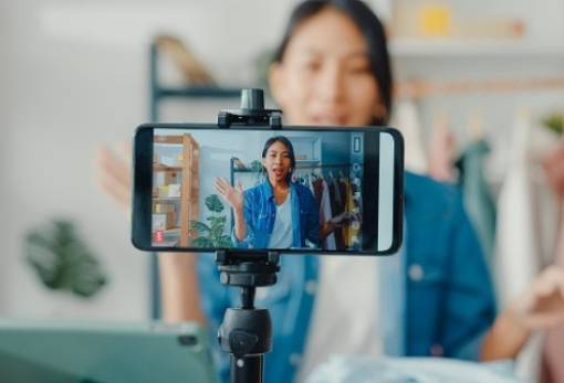 Μπλόκο στα «μαύρα» χρήματα των influencers με έξυπνο αλγόριθμο από την ΑΑΔΕ