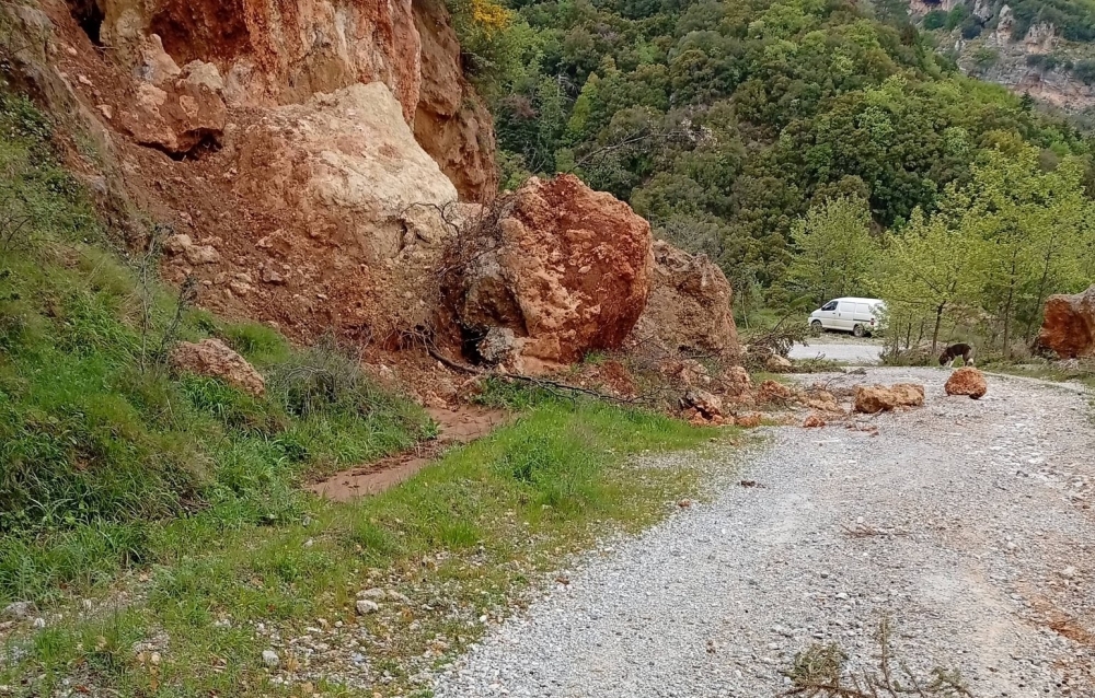 &Sigma;&upsilon;&nu;&epsilon;&chi;ί&zeta;&omicron;&nu;&tau;&alpha;&iota; &omicron;&iota; &epsilon;&rho;&gamma;&alpha;&sigma;ί&epsilon;&sigmaf; &alpha;&pi;&omicron;&kappa;&alpha;&tau;ά&sigma;&tau;&alpha;&sigma;&eta;&sigmaf; &tau;&omicron;&upsilon; &omicron;&delta;&iota;&kappa;&omicron;ύ &delta;&iota;&kappa;&tau;ύ&omicron;&upsilon; &sigma;&tau;&omicron; &Kappa;&alpha;&sigma;&tau;ό&rho;&iota;